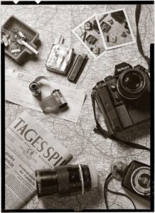 black, black-and-white, black and white photo, black and white, nikon, camera, analog, reporter, mad reporter, reportage, photographer, photography, taking photos, action, mission, lens, telephoto lens, to travel, map, photographic equipment, reporter, reporter, reporter, reporter, reporter, mission